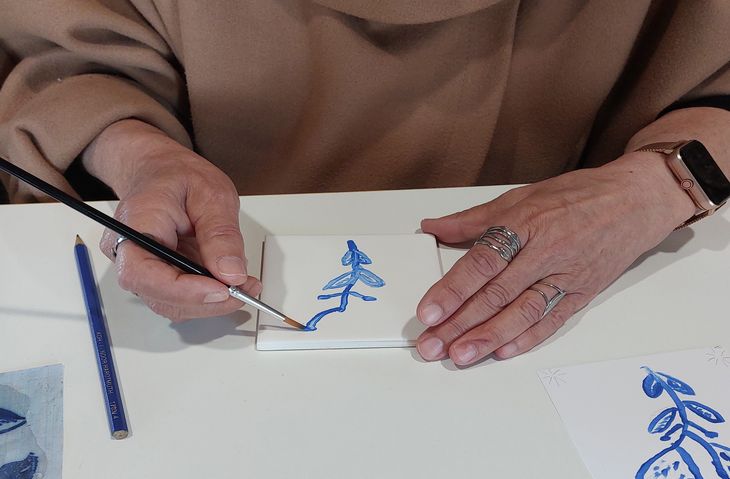 Crianças aprendem “Pintura de Azulejo”