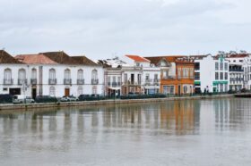 Passeios na Hist&oacute;ria de Tavira: Platibandas na margem oriental de Tav...